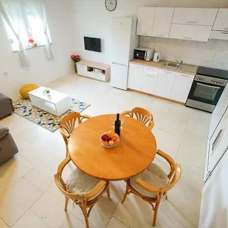 Sara Apartment *